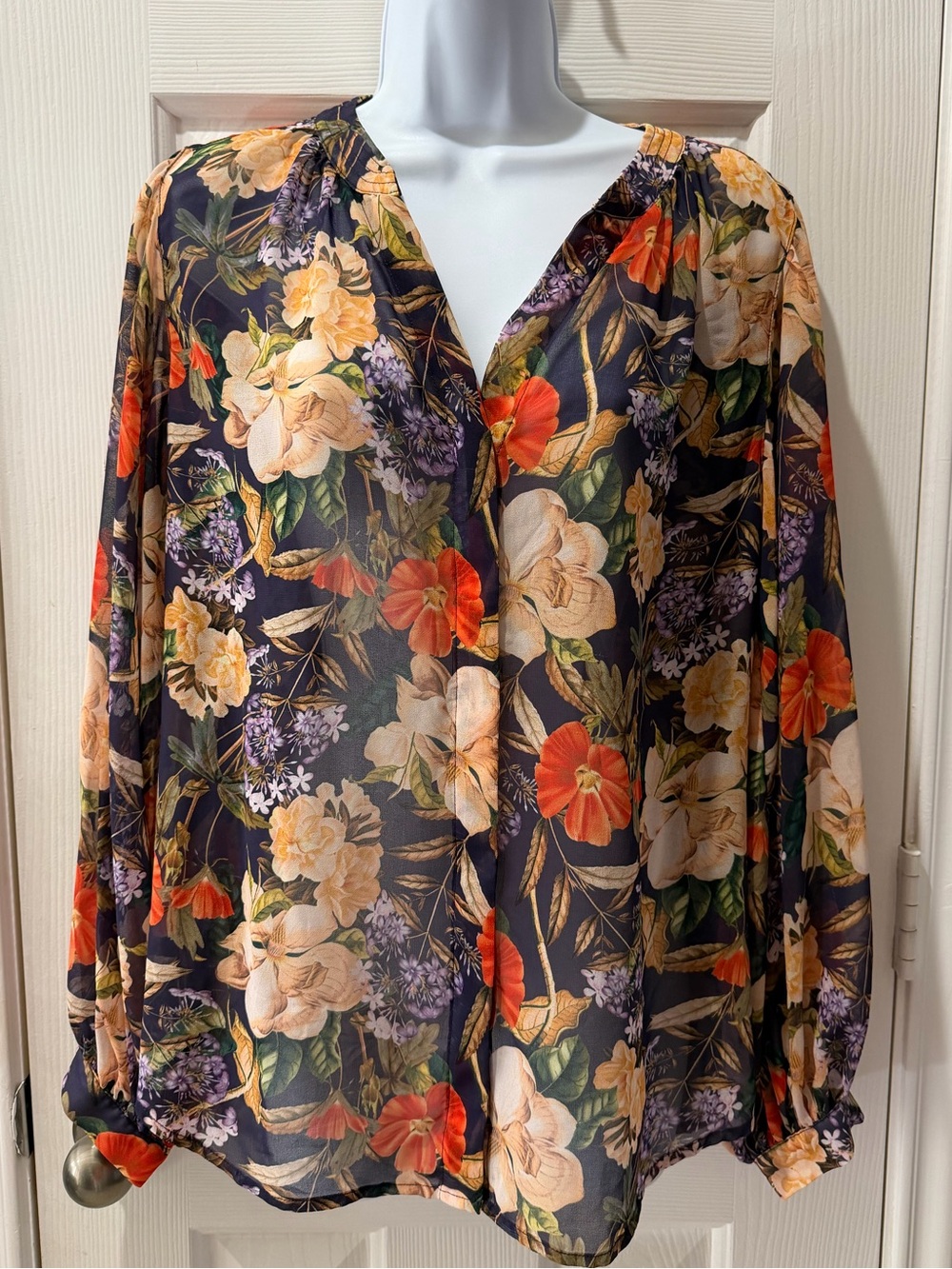 Chico’s Sz 1 Floral V-Neck Long-Sleeve Blouse - Navy with Orange & Cream Flowers